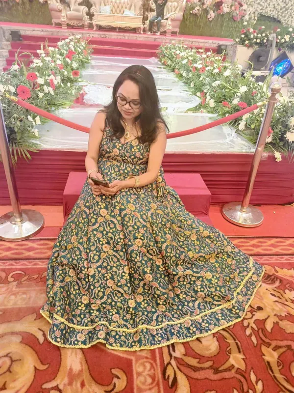 Rozlin Thapa wearing her outfit